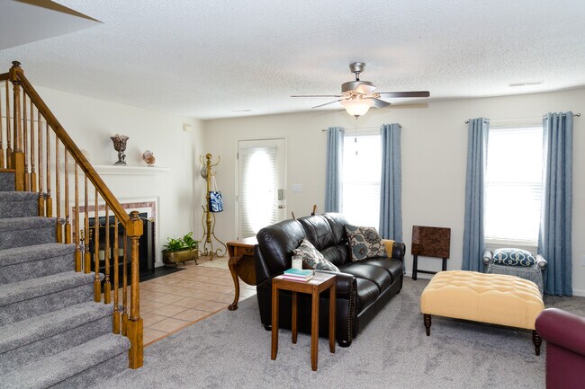 Foto del edificio - 796 Harbor Pl Dr