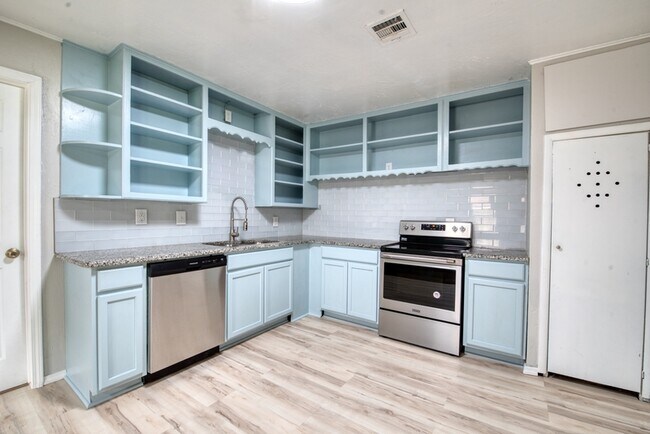 Photo - 6611 NW 31st St House