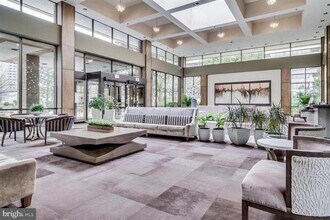 Building Photo - 3709 S George Mason Dr