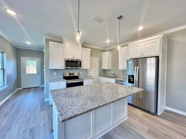 Foto del edificio - 3 Bedroom 2.5 Bathroom Townhomes at Villa Rosa!