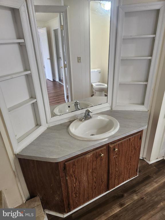 Foto del edificio - 121 Connector Rd