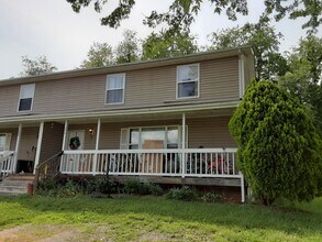 Building Photo - 290 Wakeman Ct NE