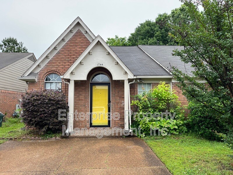Primary Photo - 1744 Camille Way