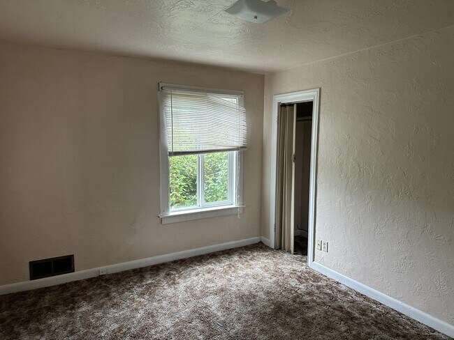 Foto del edificio - 1220 Chester Ave