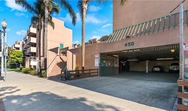 Building Photo - Remodeled 1bed/1bath right in the heart of...