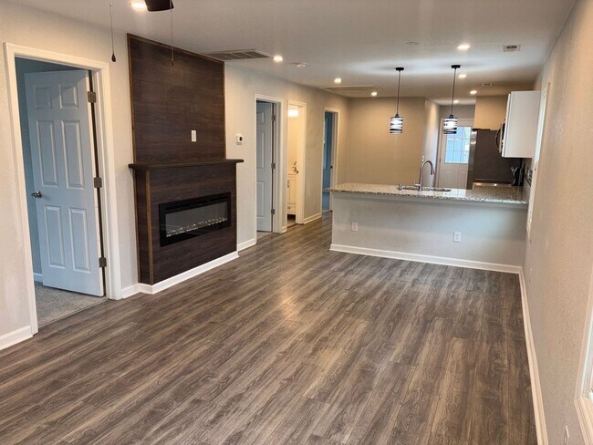 Foto del edificio - Welcome to this charming 3 bedroom home in Suffolk