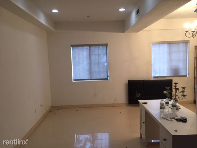 Building Photo - 8440 Lefferts Blvd