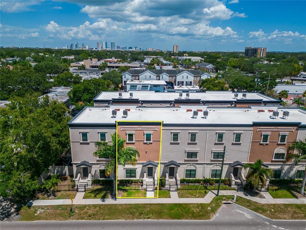 Primary Photo - 3421 W Horatio St