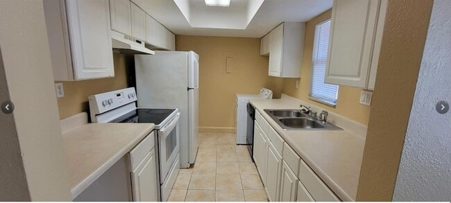 Foto del edificio - 2510 Lemon Tree Ln