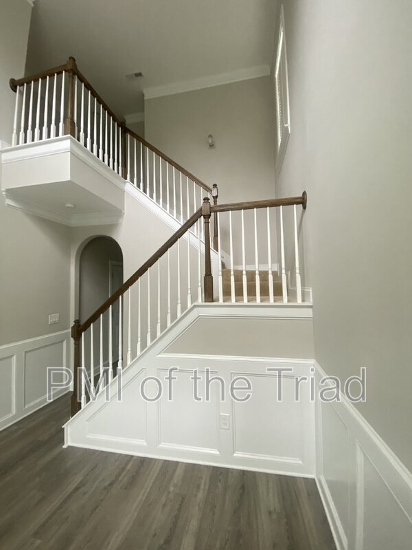 Building Photo - 832 Silver Leaf Dr