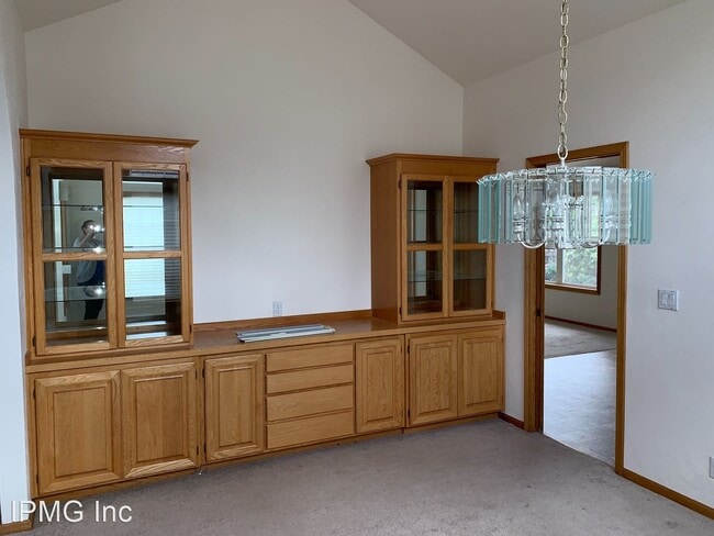 Building Photo - 3 br, 2 bath House - 3115 Metolius Dr
