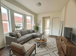 Building Photo - 133 W Maple St