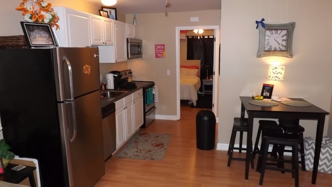 Building Photo - 85 N High St