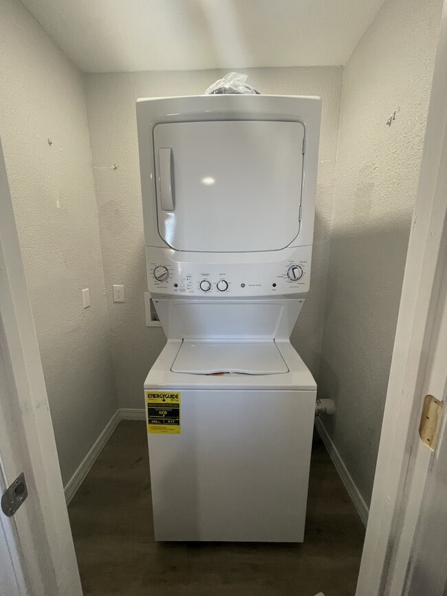 Washer/Dryer hookups - Stonebrook Gated Community