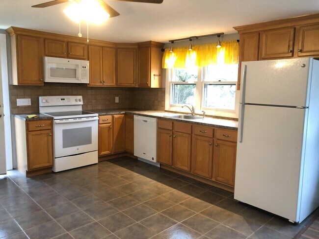 kitchen - 74 Ministerial Rd