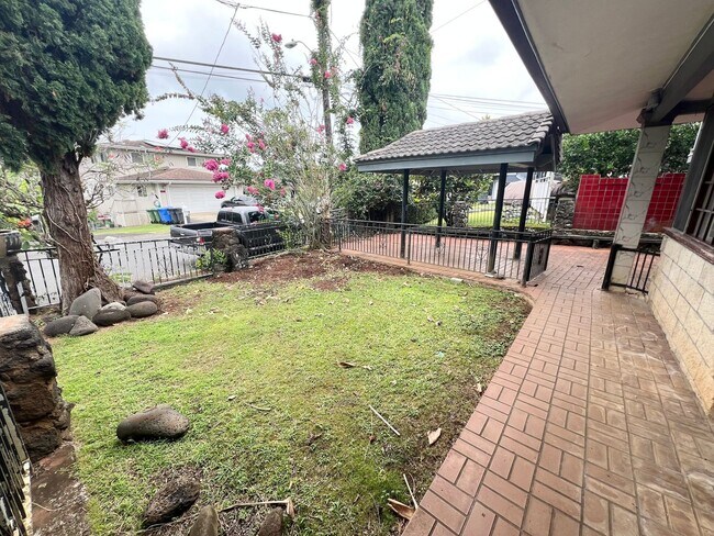 Foto del edificio - ALL UTILITIES INCLUDED! 4 bed, 1 bathroom ...