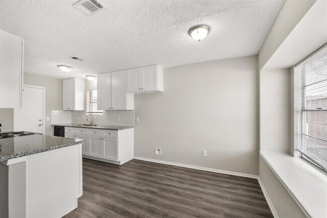 Building Photo - 6450 Bazel Brook Dr