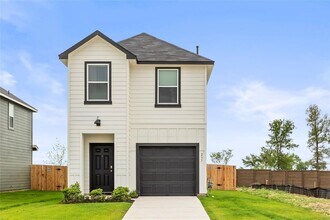 Building Photo - 105 Kendall Ln