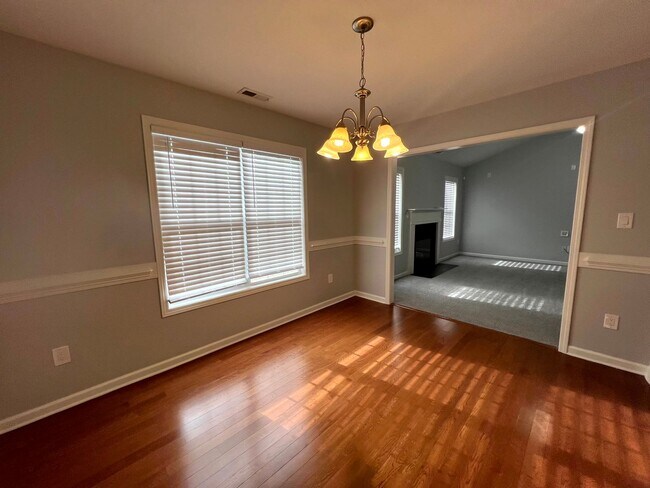 Building Photo - 2839 Aristocrat Ln