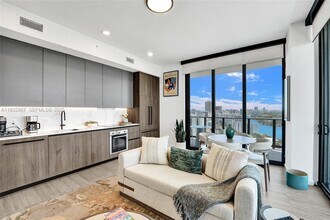 Building Photo - 580-572 72nd St