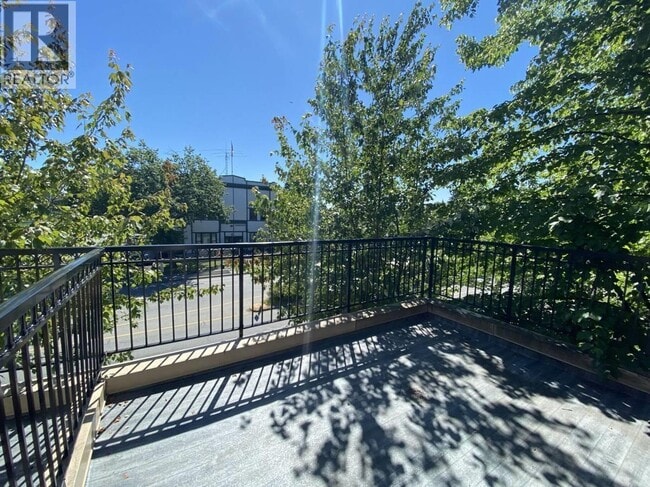 Building Photo - 12465 Harris Rd