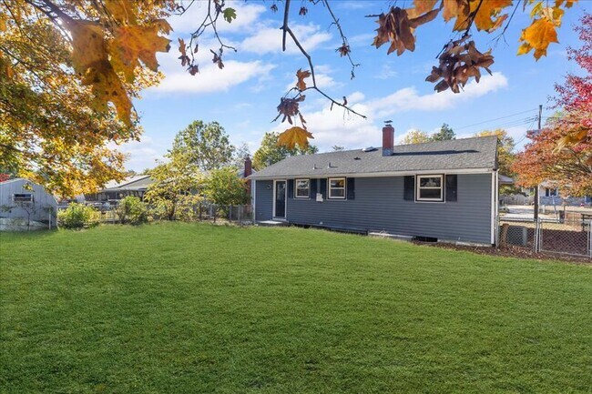 Foto del edificio - 128 E Military Dr