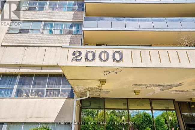 Building Photo - 2000 Sheppard Ave W