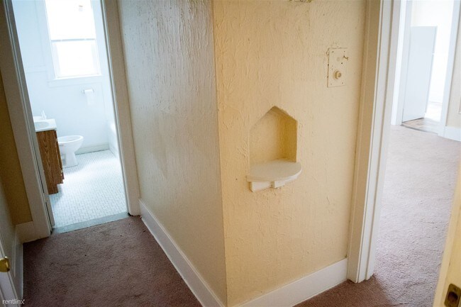 Building Photo - 1 br, 1 bath  - 423 Washington St Apt 4