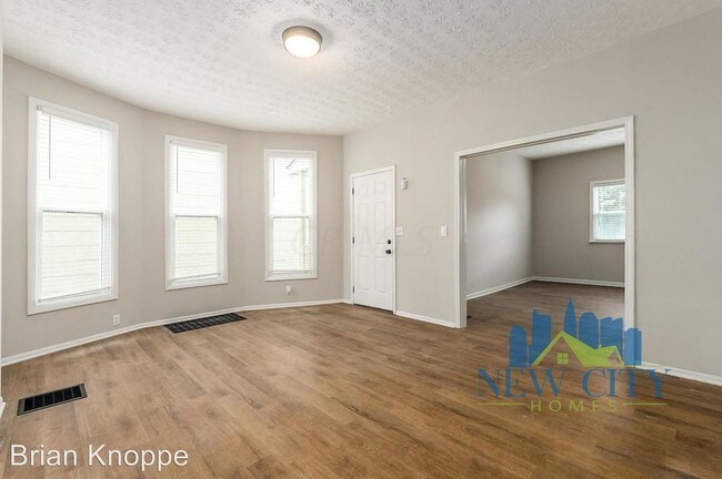 Building Photo - 3 br, 2 bath House - 107 West Park Ave