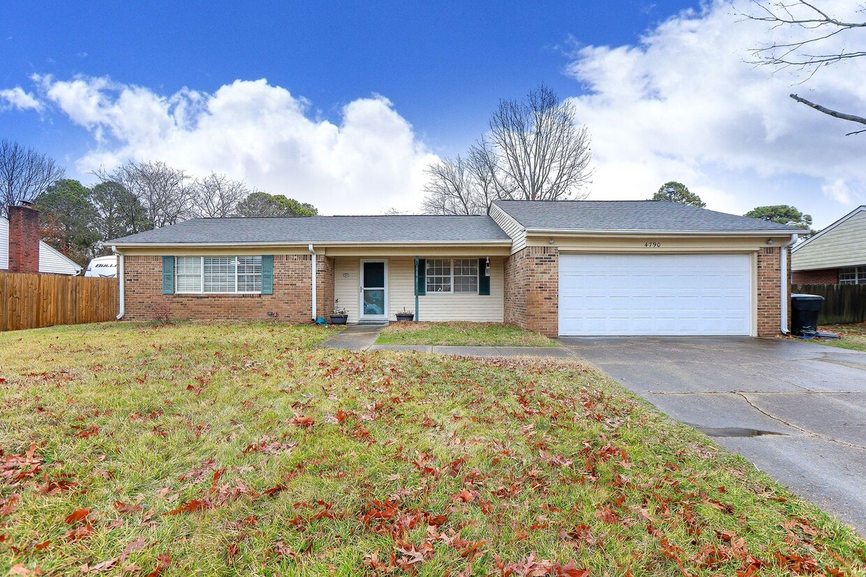 Foto principal - Charming brick ranch in Virginia Beach!