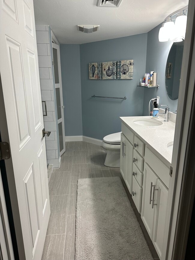 Baño principal - 4 Sterling Hill Ln