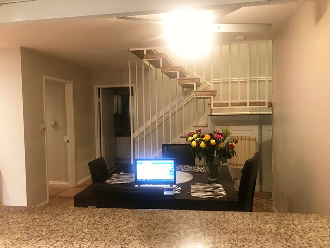 Dormitorio y baño en la planta baja - 10659 Caminito Cascara