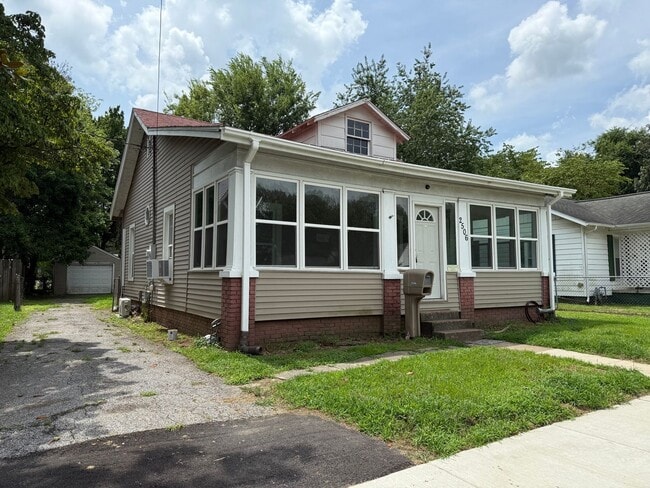 Building Photo - 2 Bed 1 Bath House in Paducah City