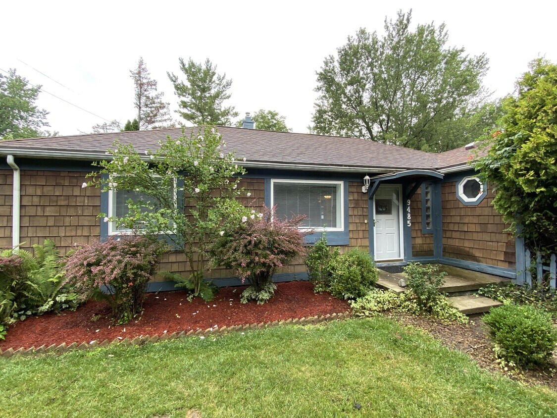 9485 Waterman Dr, Grosse Ile Township, MI 48138 House Rental in
