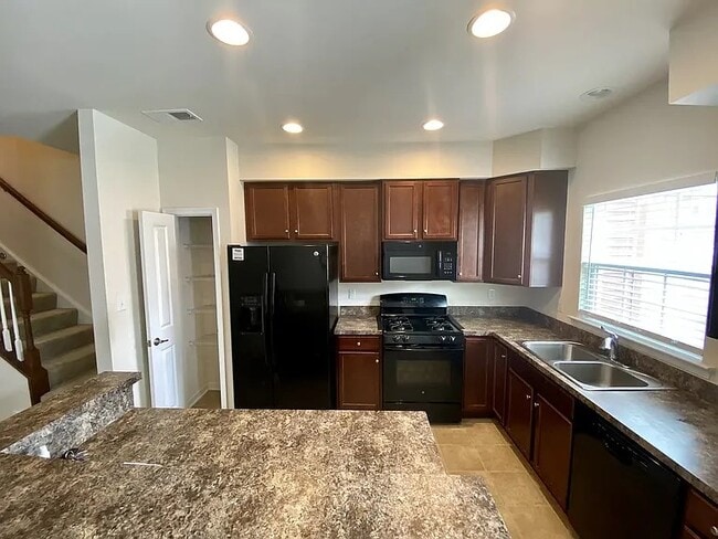 Foto del edificio - 8939 Ringview Dr