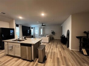 1009 Marvin Wy