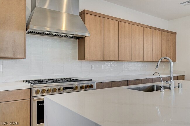 Building Photo - 10022 Decano Rdg St