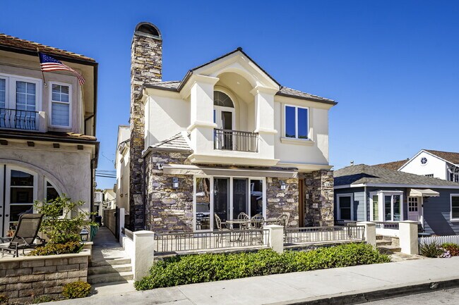 Foto del edificio - 119 Opal Ave