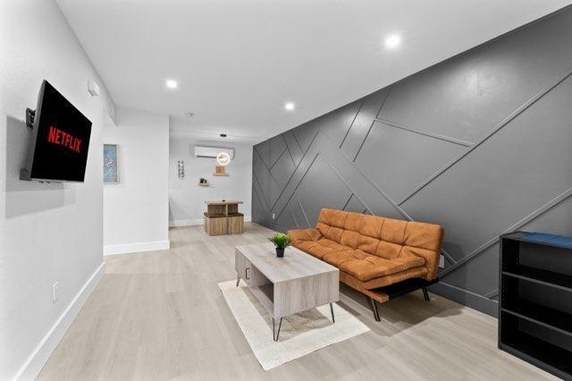 Building Photo - 2124 Burton Dr
