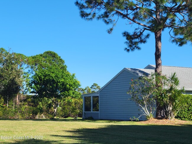 Building Photo - 1367 California Dr