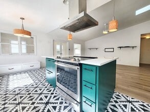 Building Photo - 3415 Ambleside Dr