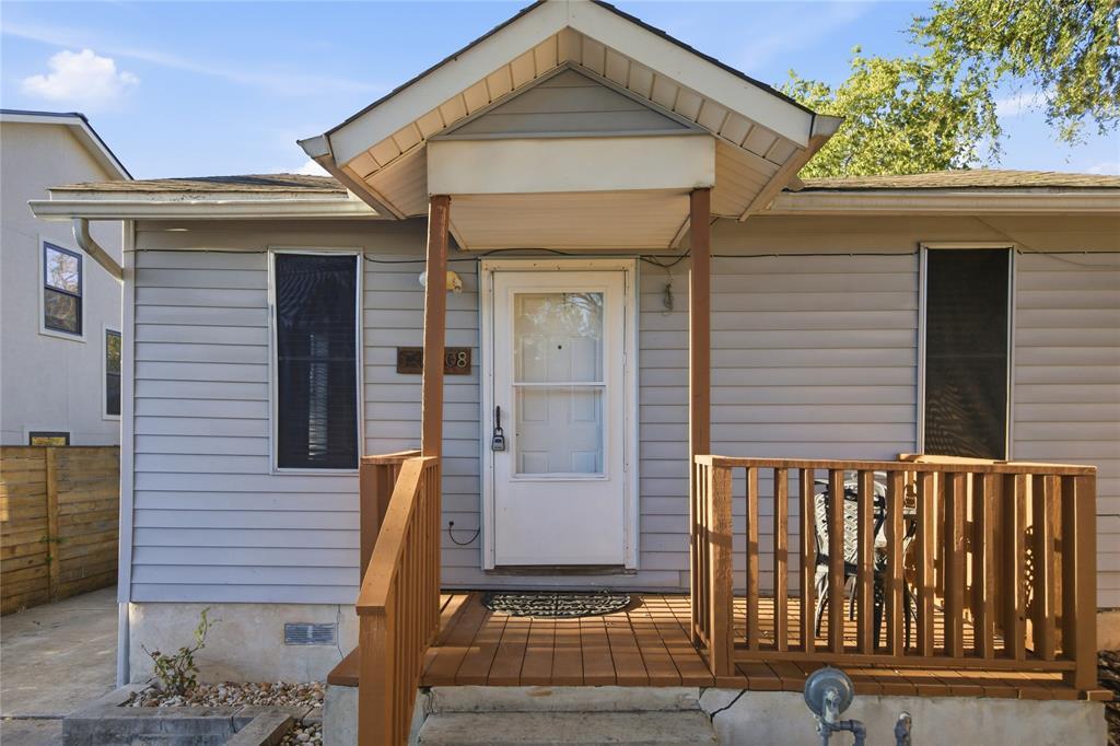 Foto principal - 2308 E 10th St