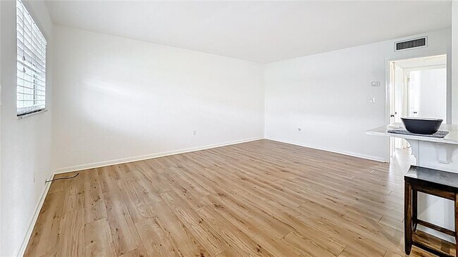 Foto del edificio - 851 Miles Ave