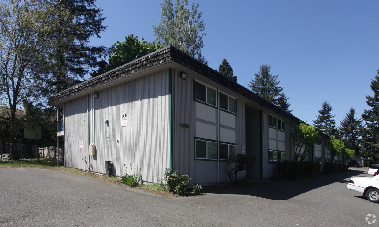 Normandy Park Apartments in University Place, WA