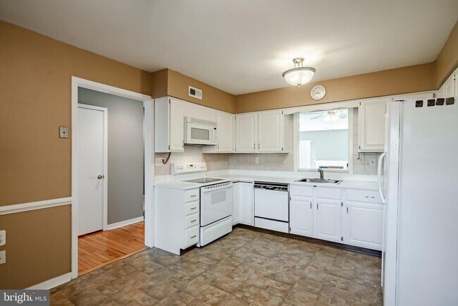 Foto del edificio - 801 Winchester Ct