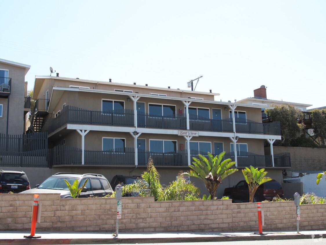 Primary Photo - 3315 Crest Dr