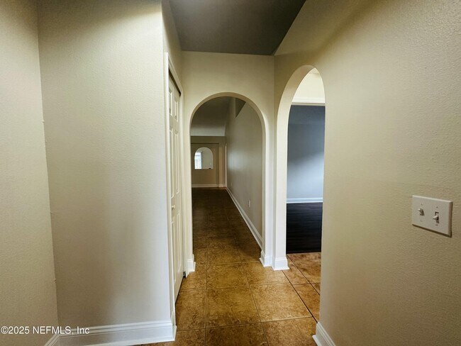 Foto del edificio - 7356 Spring Hill Rd