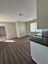 Building Photo - 1504 Greenbriar Ave