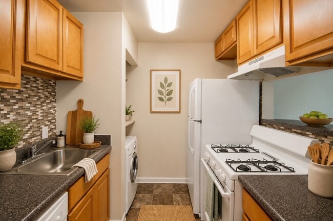 Building Photo - Harbor Place Apartment Homes