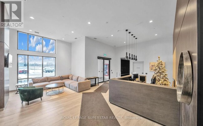 Photo du bâtiment - 8010 Derry Rd